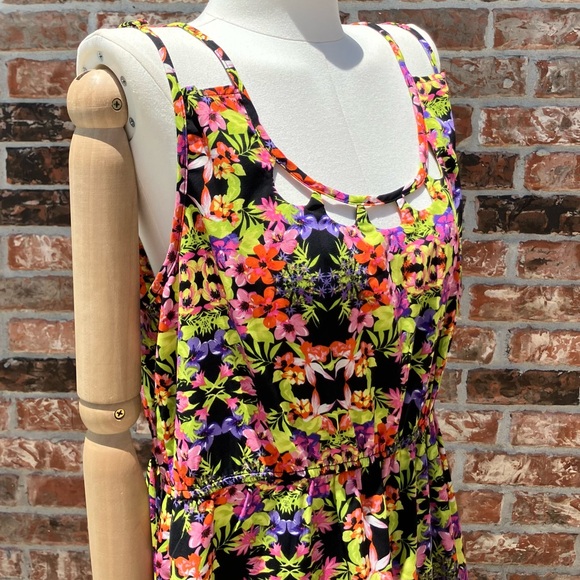 Dex bright floral mini dress with collar cutouts / L / Excellent condition - Picture 5 of 17